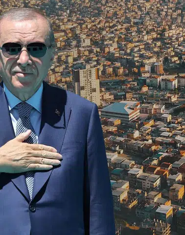 İzmir'de Siyaset Kazanıyor! CHP'li İki Belediye Başkanı AK Parti'ye mi Geçiyor?
