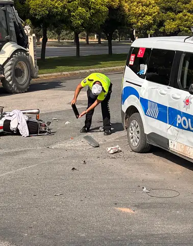 Kahramanmaraş’ta motosiklet polis aracına çarptı: 2 yaralı