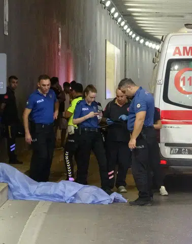 Antalya'da Feci Motosiklet Kazası: 18 Yaşındaki Mehmet Ege Yaşamını Yitirdi!