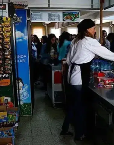 Okul kantinlerinde fiyatlar belli oldu, tost ayran kaç paradan satılacak?