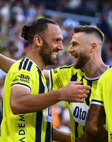 Fenerbahçe İlk Yarıda Şov Yaptı: Tam 2 Sezon Sonra Bir İlk