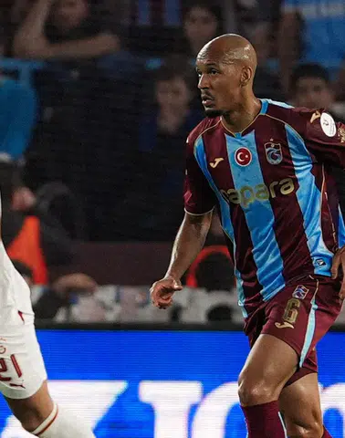 Dev Derbide Trabzonspor Rüzgarı: İlk Yarı 3-0 Sona Erdi