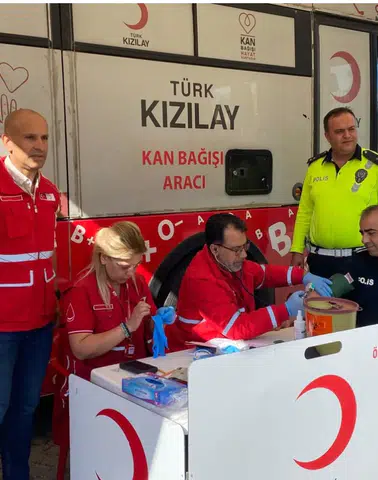 Gaziantep’te Polislerden Türk Kızılay’a Anlamlı Kan Bağışı