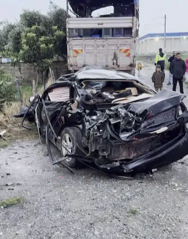 Tren Otomobili Biçti: Metrelerce Sürüklenen Araçta Acı Son