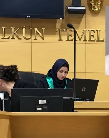 Başörtülü Hakimi Reddeden Avukata Ağır Hapis Talebi Geldi
