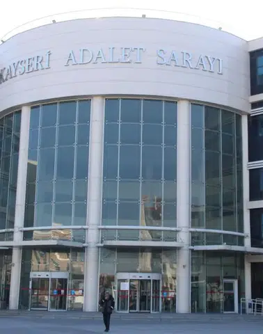 Kayseri’deki Polis Yaralama Davasında Sanıktan Özür ve Helallik Sözü