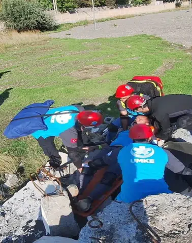 Erzincan UMKE Gönüllülerine Temel ve Medikal Kurtarma Eğitimi