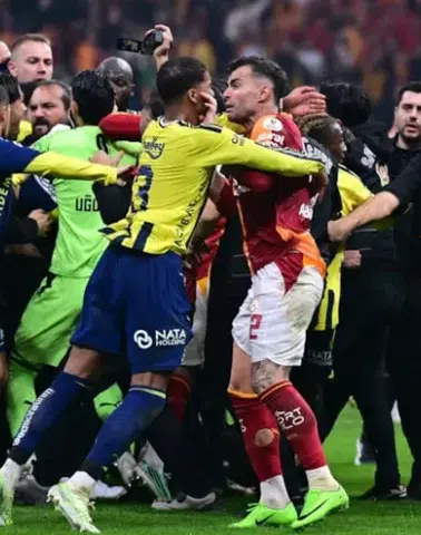 Galatasaray-Fenerbahçe Derbisinde PFDK Sevkleri Açıklandı: İki Futbolcuya 10 Maça Kadar Ceza İhtimali
