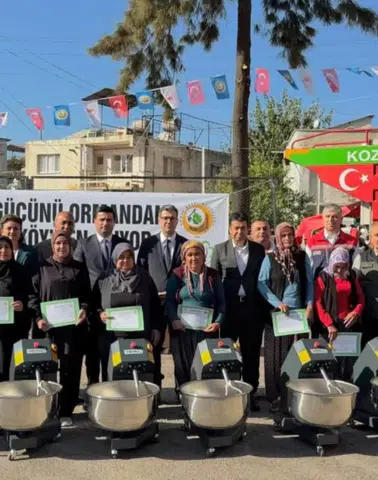 Adana'da 27 Kadına 840 Bin TL'lik Hibe! Makineler Teslim Edildi