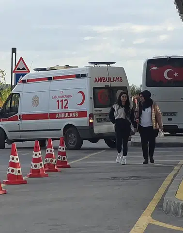 Kütahya'da Lisede Zehirlenme Şüphesi: 19 Öğrenci Hastanede