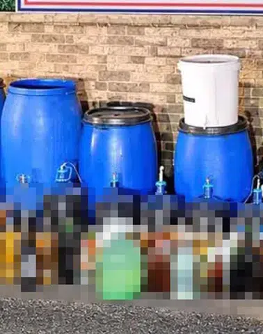 Kaçak İçki İmalathanesine Baskın: 1 Ton Sahte İçki Yakalandı!