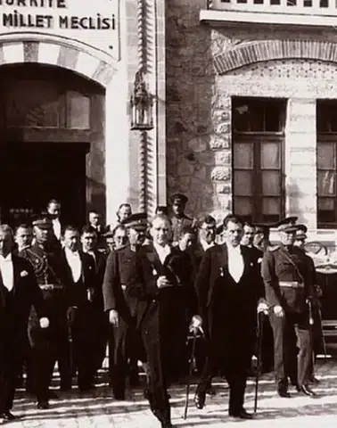 Atatürk'ün 'Efendiler yarın Cumhuriyet'i ilan edeceğiz' sözünün hikayesi