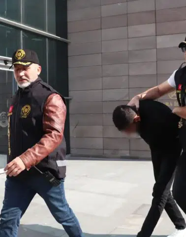 Eskişehir'de Öğrenciden Tespih Bahanesiyle Para Alma İddiası! Şüpheli Adliyede