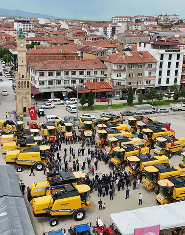 Bereketli Sezon Başladı: Biçerdöverler Dualarla Uğurlandı