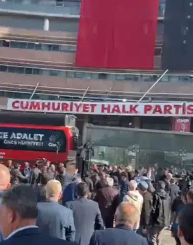 Kılıçdaroğlu ve Özel heyetleri 14.00'te görüşecek