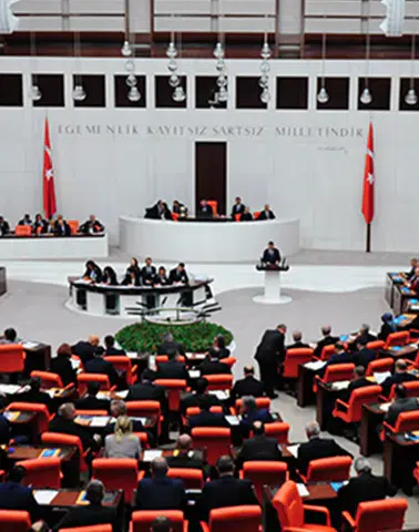Fahiş site aidatlarına yönelik düzenlemeleri içeren teklifin 6 maddesi kabul edildi