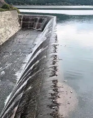 Barajlar Taştı: 15 Bin Kişi Güvenli Yerlere Nakledildi