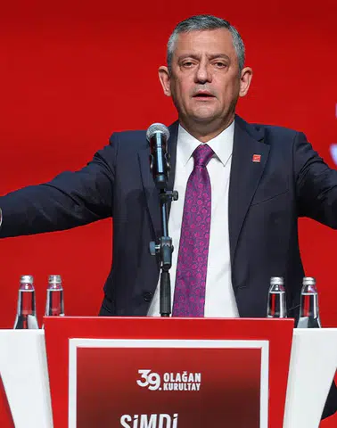 Özgür Özel'den 19 Mayıs Atatürk'ü Anma, Gençlik ve Spor Bayramı mesajı