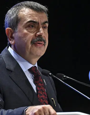 Okullara 'kartlı sistem' geliyor! Yusuf Tekin yüreklere su serpen haberi verdi