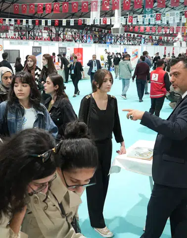 İpekyolu Kariyer Fuarı’nda Basın İlan Kurumu Standına Öğrencilerden Yoğun İlgi