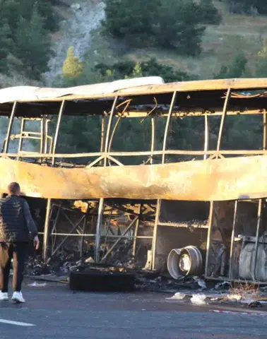 Denizli’deki 8 kişinin öldüğü otobüsten geriye sadece demir yığını kaldı