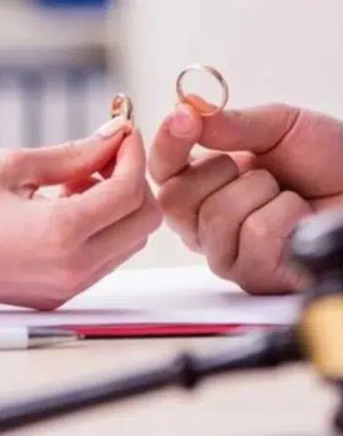 AYM’den Süresiz Nafaka Düzenlemesine İptal Kararı!