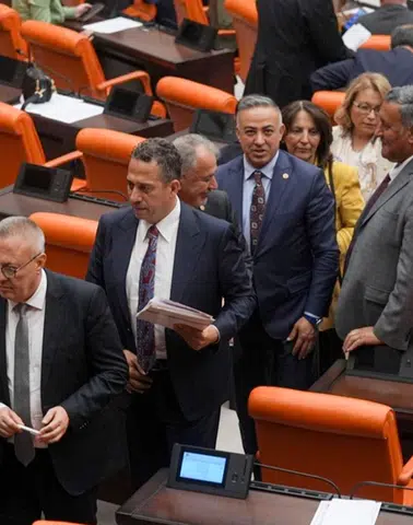CHP'nin milletvekili sayısı düştü! Yargıtay sildi işte CHP'nin yeni vekil sayısı