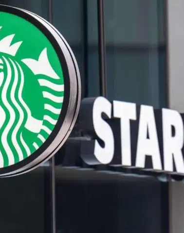 Starbucks'ta kampanya krizi: CEO'su kovuldu, tüm şubeleri kapatılacak