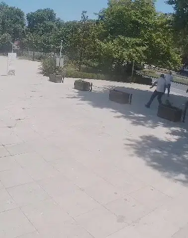 Ölümle Burun Buruna Geldiler! Camiden Çıkan Cemaatin Can Havliyle Kaçıştığı Korkunç Anlar!