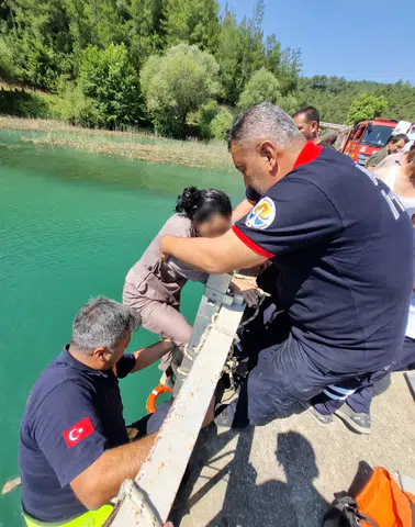 Köprüden Nehre Düşen Kadın İçin Seferber Oldular