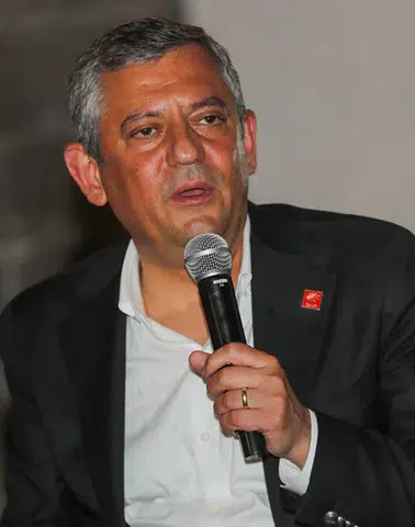 Özgür Özel'den çok konuşulacak "yeni parti" mesajı