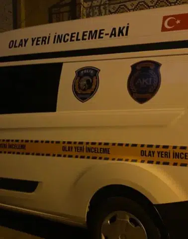 Kötü Koku İhbarı Acı Gerçeği Ortaya Çıkardı: Evde Erkek Cesedi Bulundu