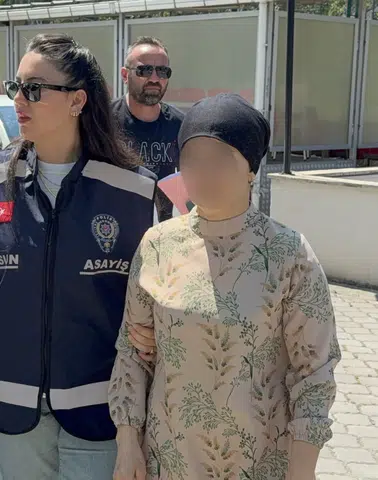 800 Bin TL'lik Pırlanta Evden Uçtu! Şüpheliyi Görünce Şoke Oldular!