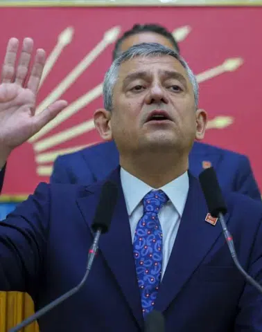 Özgür Özel "yeni parti" iddialarına yanıt verdi