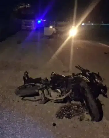 Otomobil motosiklete çarptı: 2 ölü, 1 yaralı