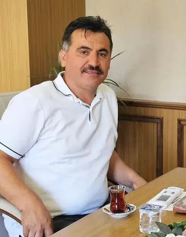 Muhtar evinin garajında ölü bulundu