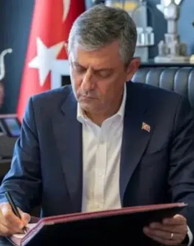 200'e yakın belediye başkanının Yeni Parti'ye katılması bekleniyor