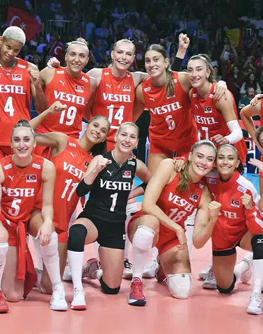 Bahçeli’den Filenin Sultanları’na tebrik mesajı