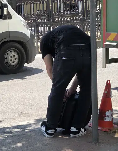 Samsun'da Kaldırımda Unutulan Valiz Panik Yarattı! Vatandaş Açtı Ve...