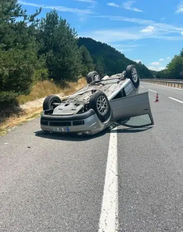 Kontrolden çıkan otomobil takla attı