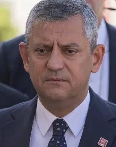 Özgür Özel'den Yeni Parti sonrası ilk mesaj geldi!