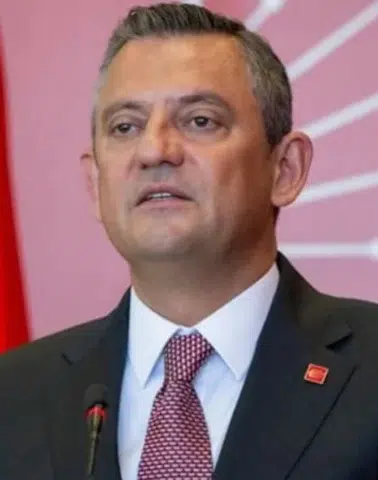 Özgür Özel, tutuklu Deniz Göktaş'ı cezaevinde ziyaret etti
