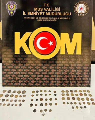 Muş'ta Risk Analiziyle Durduruldu! Bagajdan Çıkanlar Ağızları Açık...