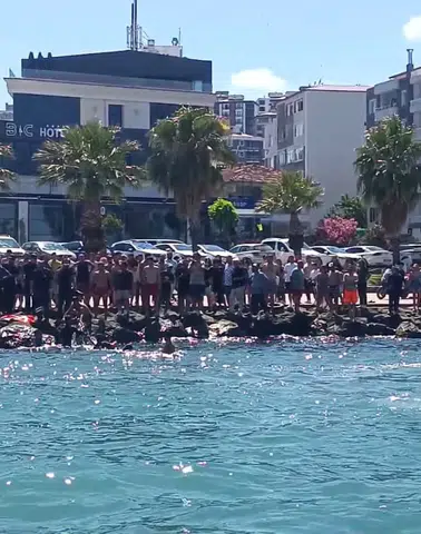 Samsun Sahilinde Can Pazarı! Dalgaların Arasından Çıkarıldı: Durumu...