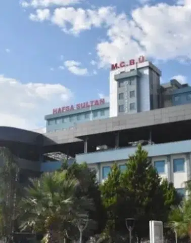 Hamile genç kız 70 adet hap ve 2 bardak çamaşır suyuyla intihara kalkıştı