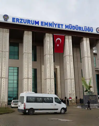 Erzurum'da Dev Abluka! Binlerce Şahıs Sorgulandı, Tonlarca Zehir Yakalandı