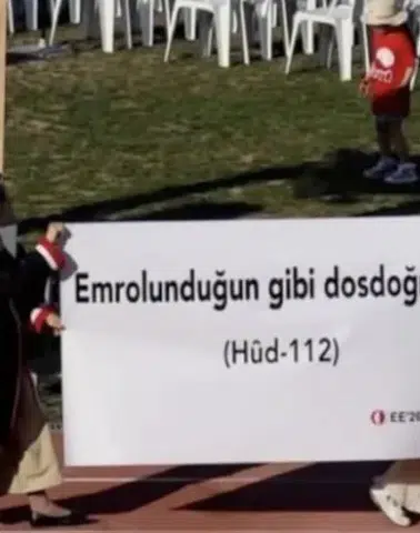 ODTÜ Mezuniyet Töreni'nde dikkat çeken pankart: Emrolunduğun gibi dosdoğru ol