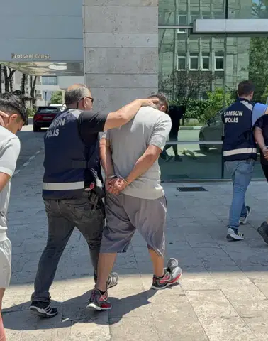 Samsun'da Mahalle Karıştı! Silahlar Çekildi, Çok Sayıda Yaralı Var