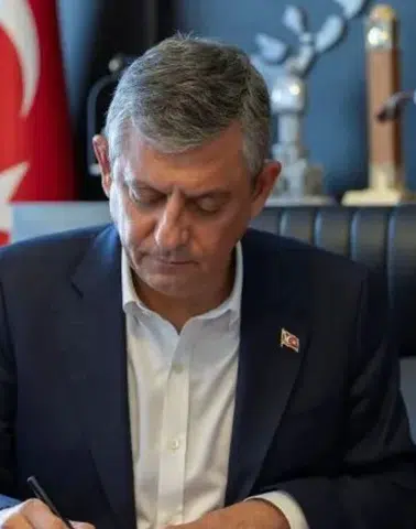 264 eski CHP milletvekili partiden istifa etti
