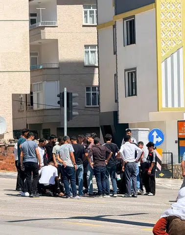 Elazığ'da Korkutan Motosiklet Kazası! Direksiyon Hakimiyeti Kaybolunca...